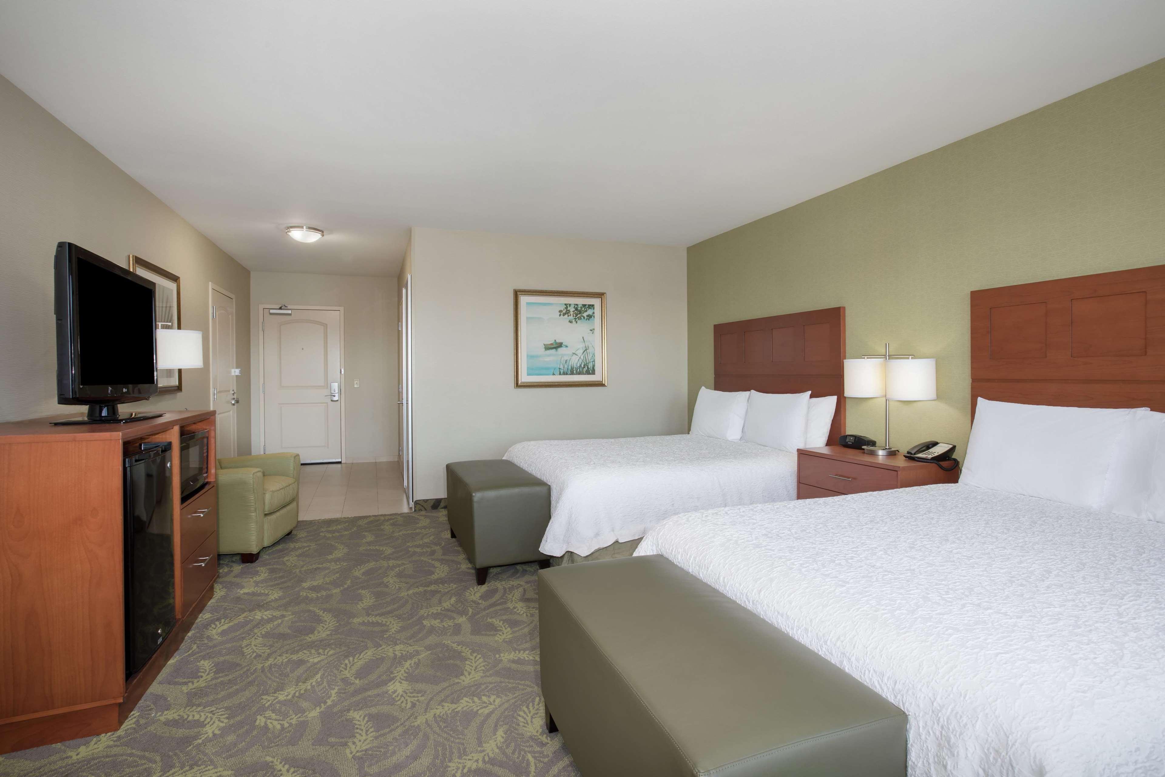 Hampton Inn & Suites Astoria Eksteriør billede