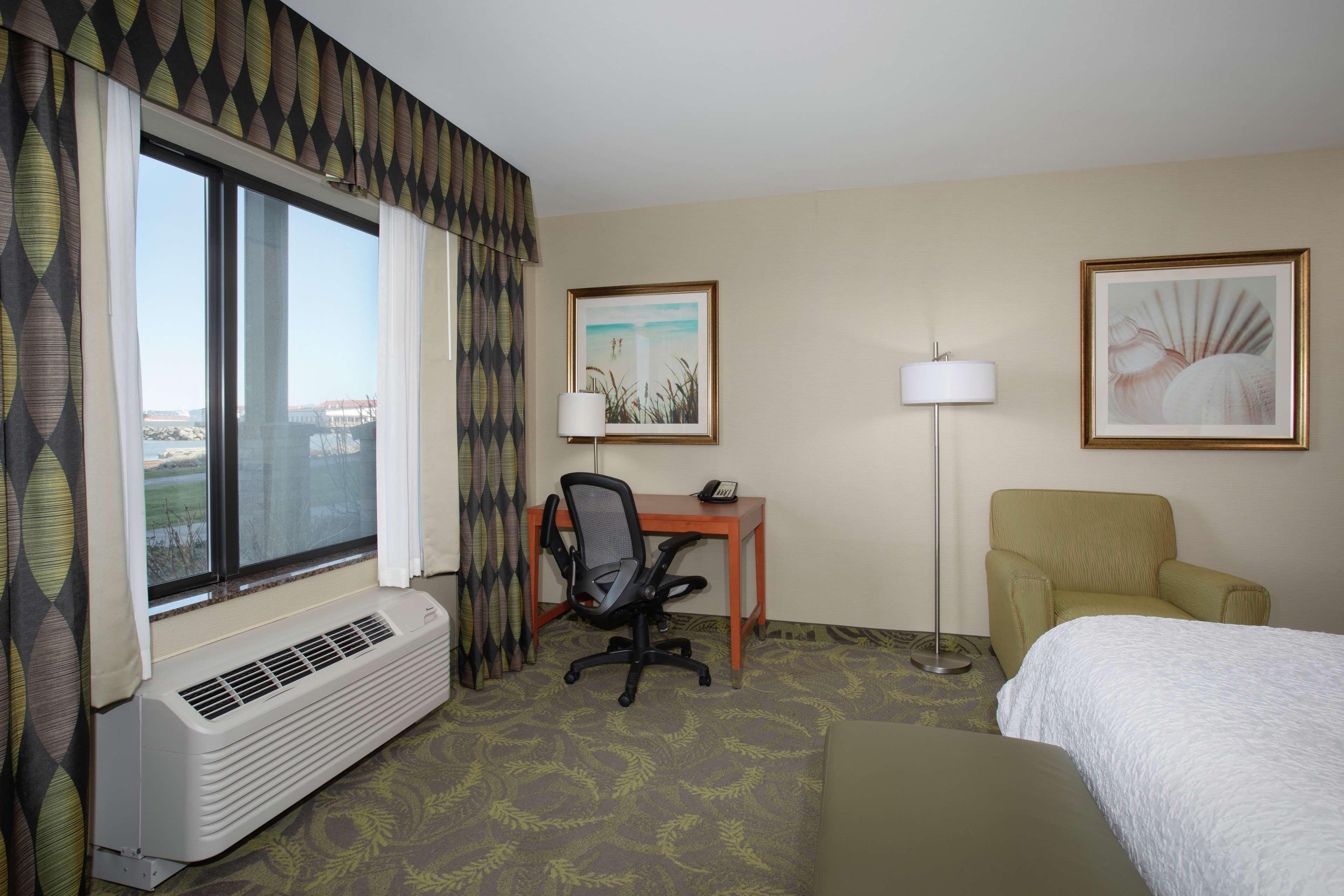 Hampton Inn & Suites Astoria Eksteriør billede