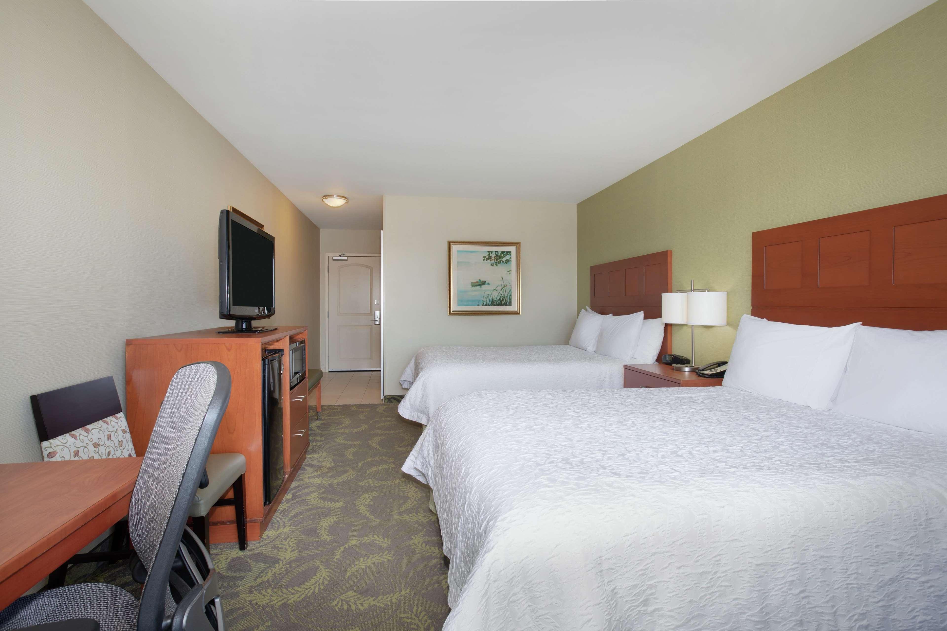 Hampton Inn & Suites Astoria Eksteriør billede