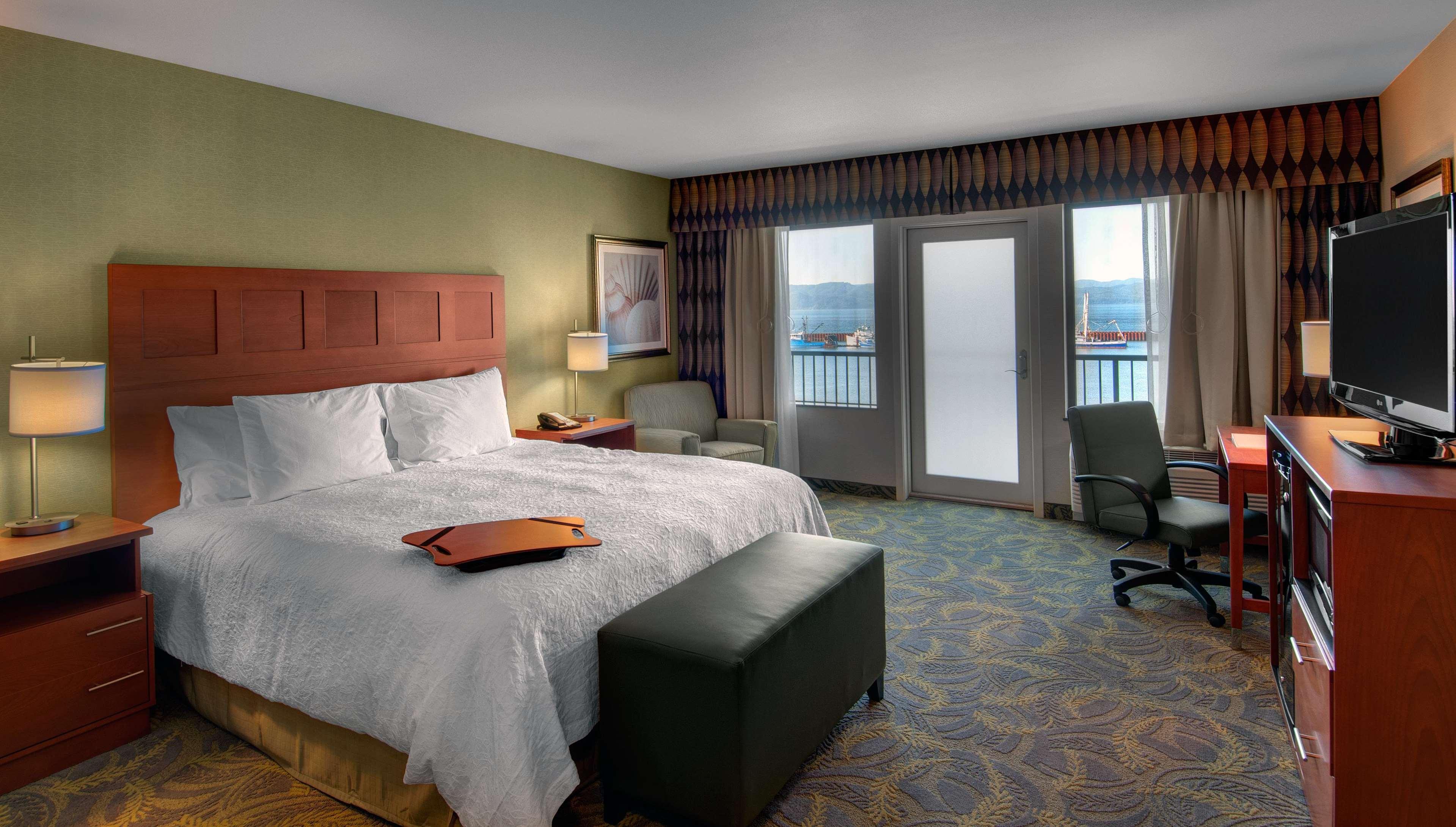 Hampton Inn & Suites Astoria Eksteriør billede