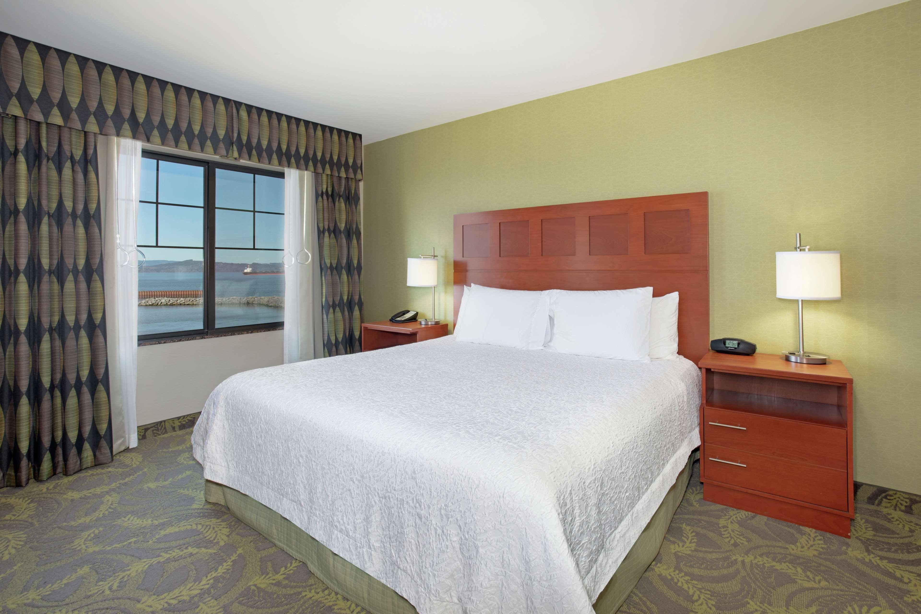 Hampton Inn & Suites Astoria Eksteriør billede