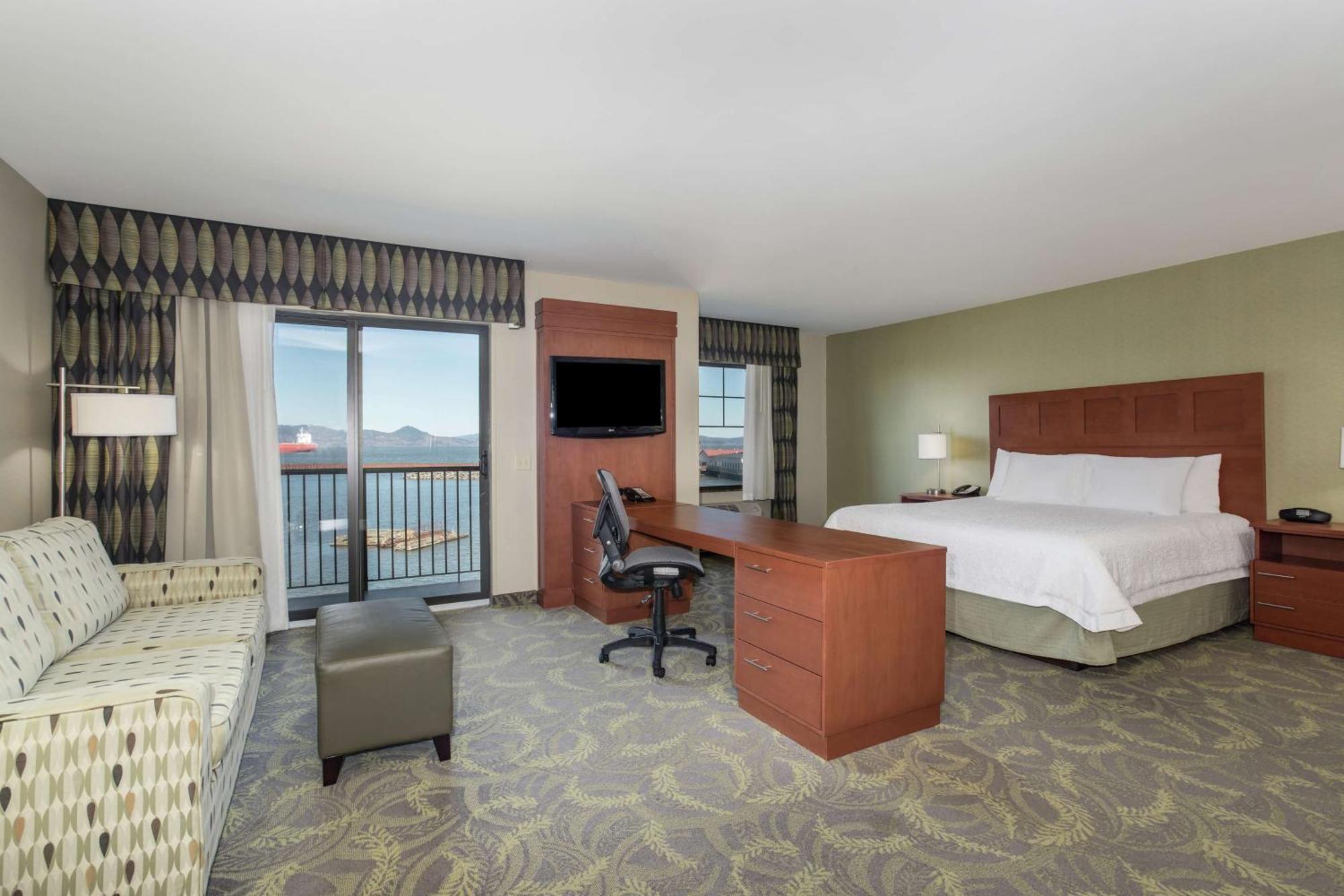 Hampton Inn & Suites Astoria Eksteriør billede