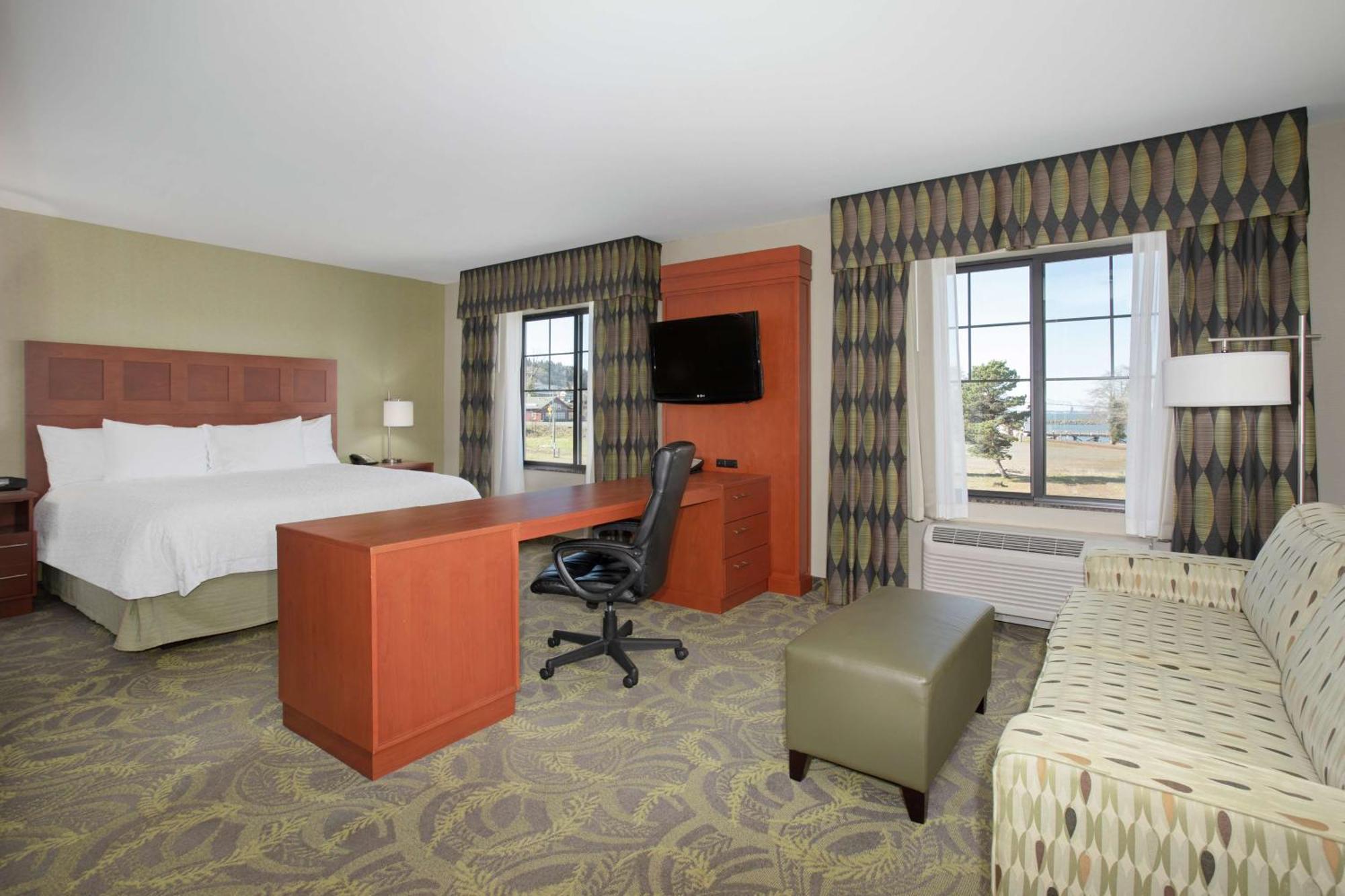 Hampton Inn & Suites Astoria Eksteriør billede