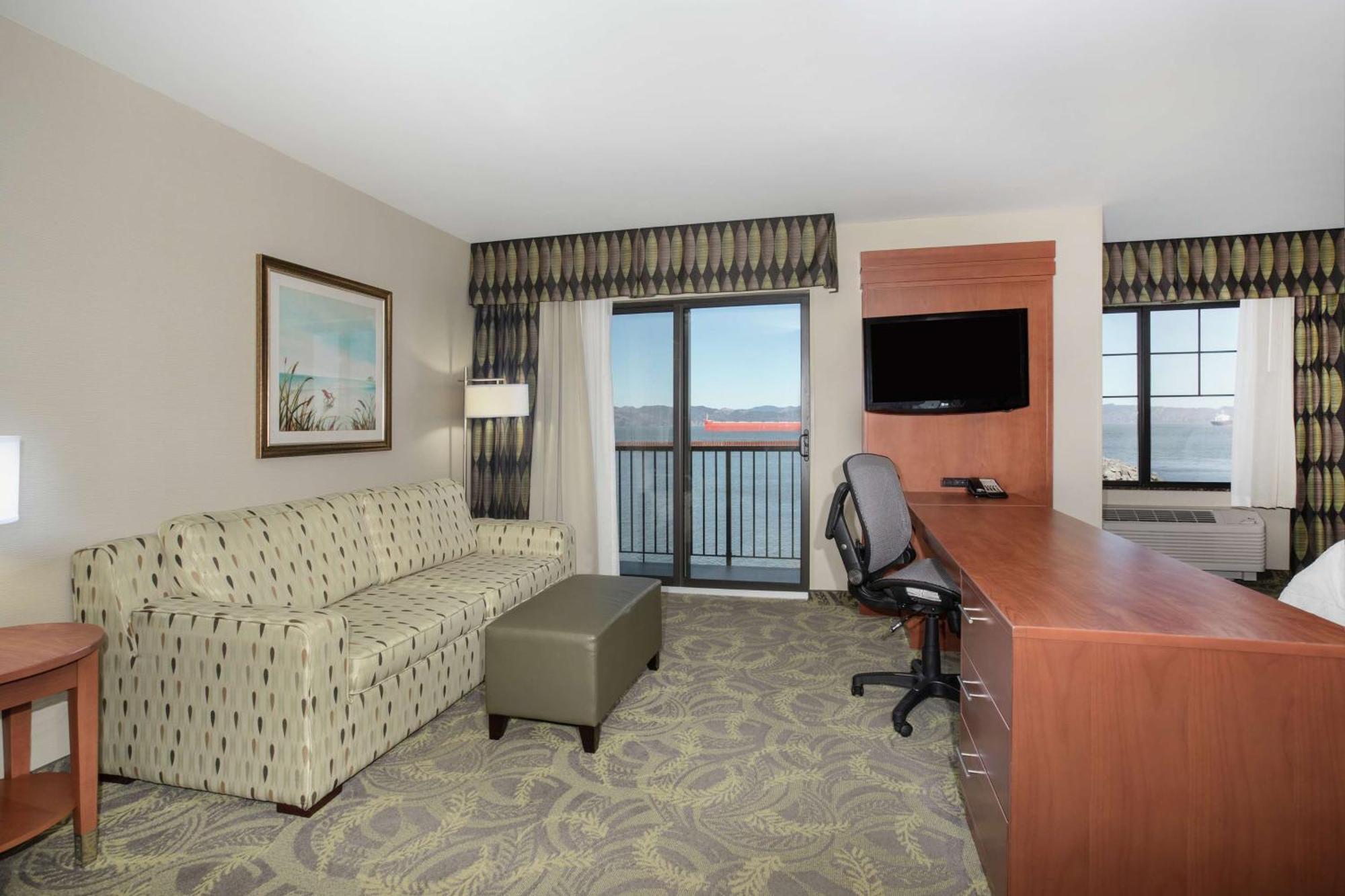 Hampton Inn & Suites Astoria Eksteriør billede